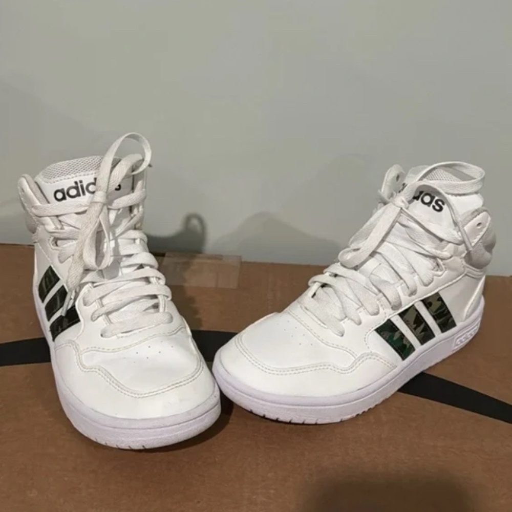 Kids HOOPS 3.0 MID CLASSIC VINTAGE SHOES
